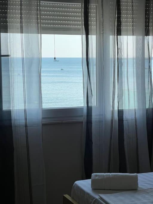 Seaside Apartment Durrës Exteriör bild